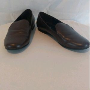 Peerage Brown Leather Flat